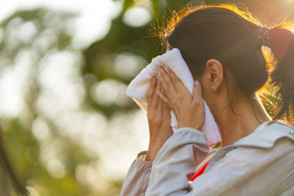 quick-drying travel towel to add while travelling in monsoon