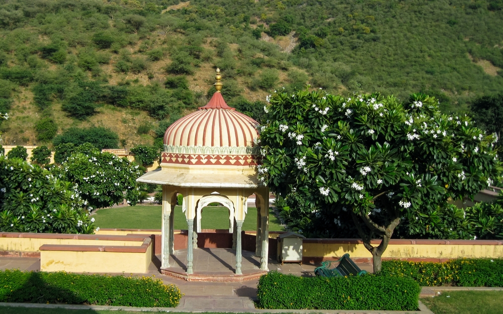 Stroll in Sisodia Rani Garden